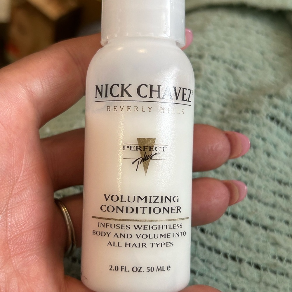 Nick Chavez Beverly Hills. Perfect Plus Volumizing Conditioner
